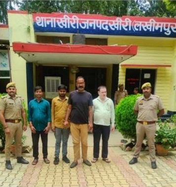 लखीमपुर में चार पत्रकारों पर FIR, आधी रात जिला अस्पताल को नाचघर बनाने का आरोप